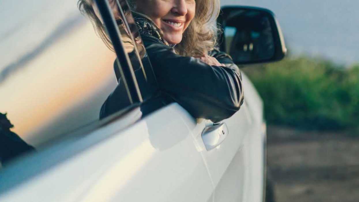 Woman Calls Cab After Fiancé Demands She Let His Mother Sit In The Passenger Seat