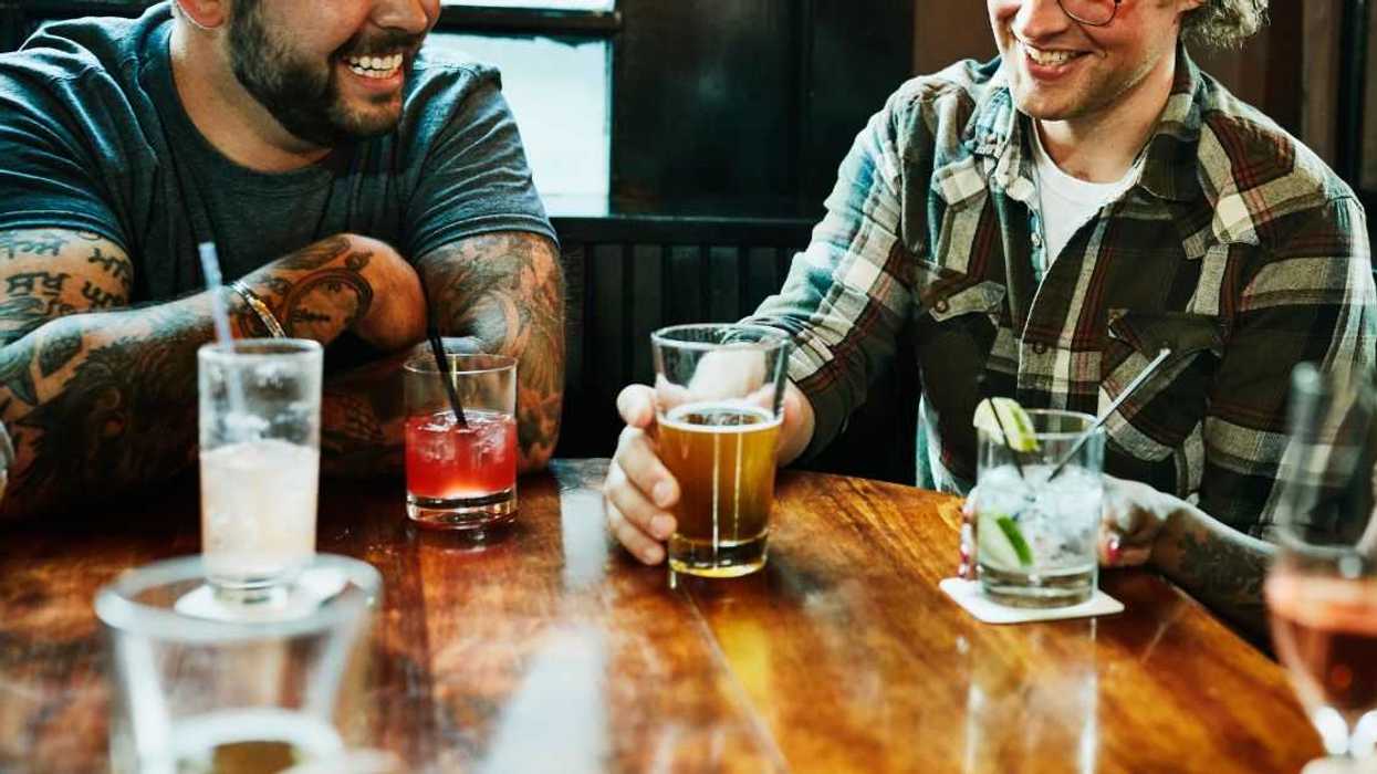 Guy Accused Of 'Manipulation' After Putting Friends' Group Restaurant Tab On His Credit Card For Points