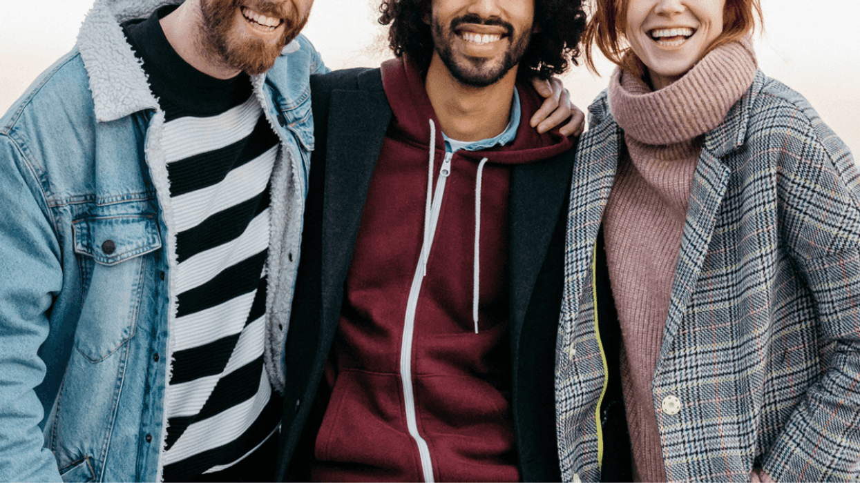 Throuple with interlocked arms