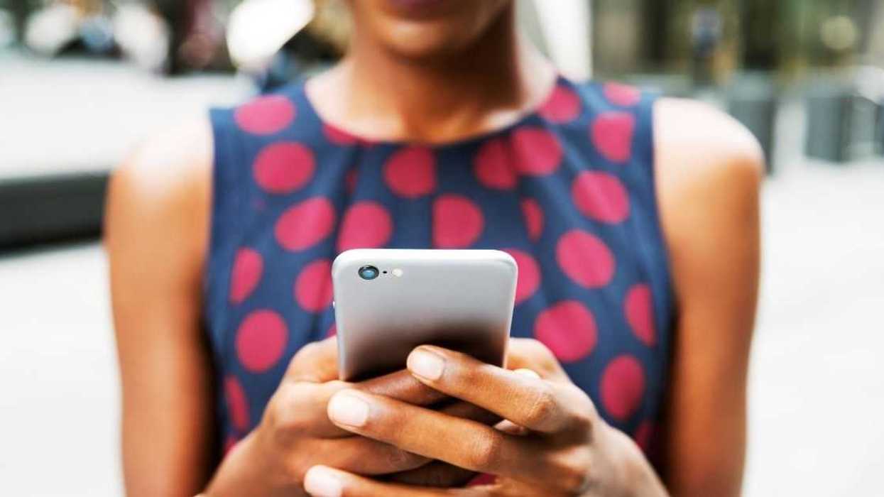 Woman Mortified After Realizing She's Been E-mailing Using Embarrassing iPhone Nickname for Years