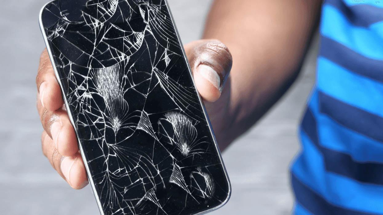 Guy Livid When Friend Refuses To Buy Him A New Phone After Her Toddler Destroys His