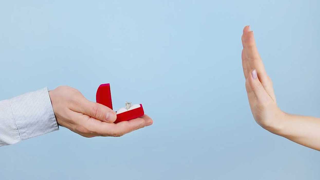 Woman Angers Boyfriend After She Stopped Him From Proposing During Her Parents' Vow Renewal Ceremony