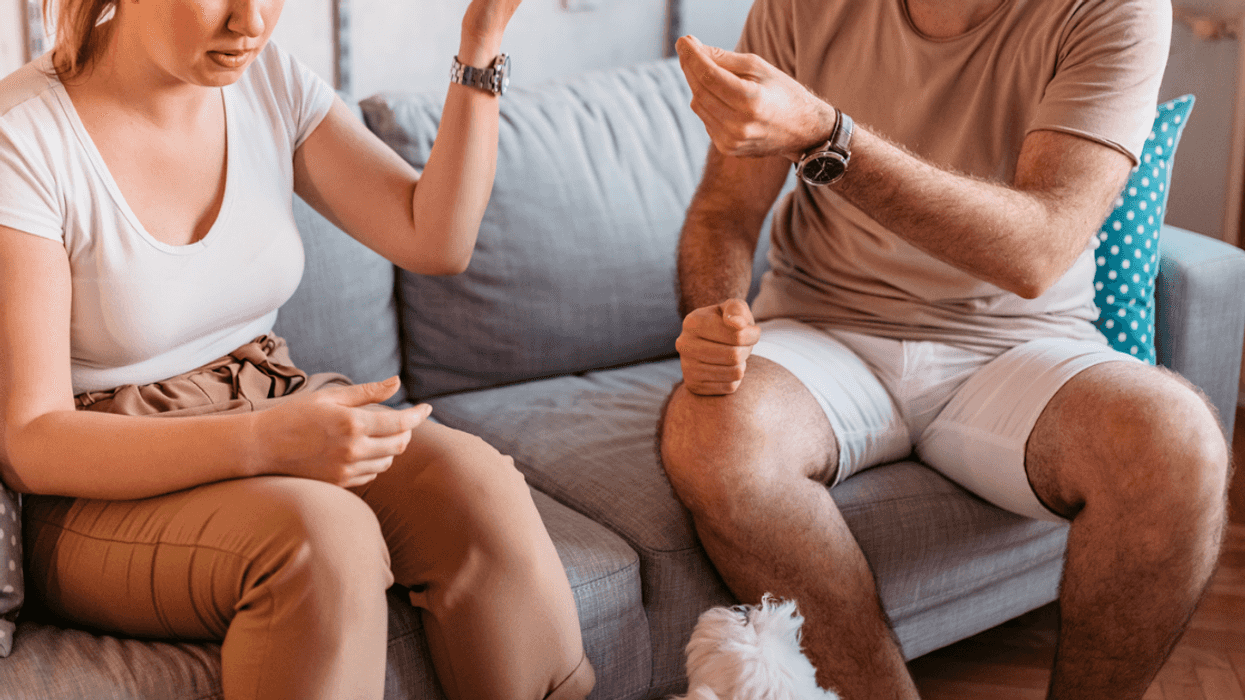 Couple At Odds After Boyfriend Only Agrees To Do All The Cooking If Girlfriend Does All The Laundry