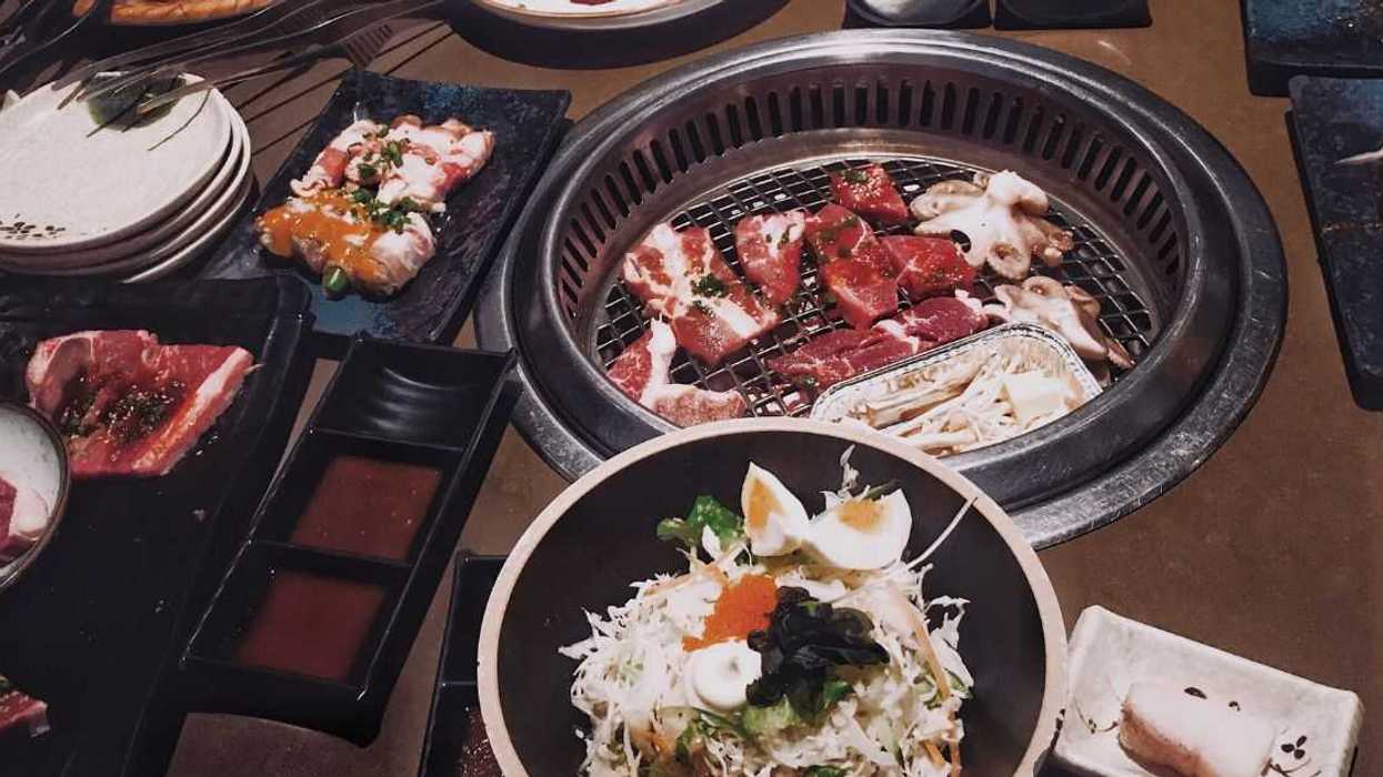 Redditor Called Out For Bringing Meat Dish To Potluck Where One Of The Guests Is Vegetarian