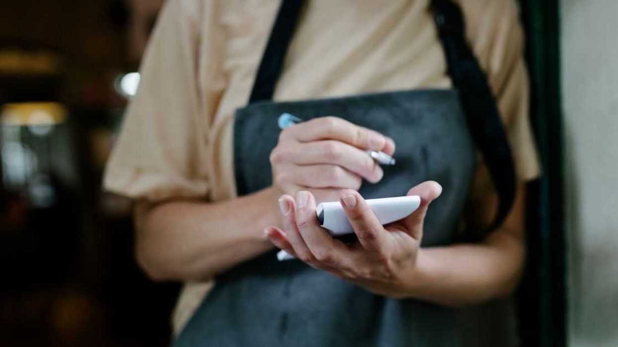 Server Claps Back Hard At Customer Who Tipped Her Less Than One Percent On A $140 Bill