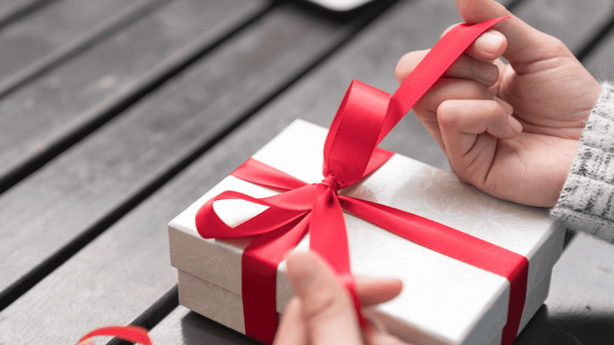 Redditor Sparks Drama After Spending More Money On Girlfriend's Birthday Gift Than Their Mom's