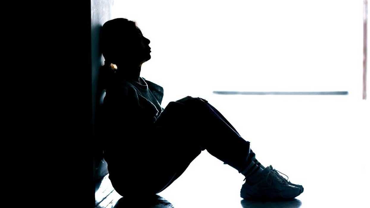 Teen Wonders If She'd Be Wrong To Report Older Male Coworker To HR For Tickling Her At Work