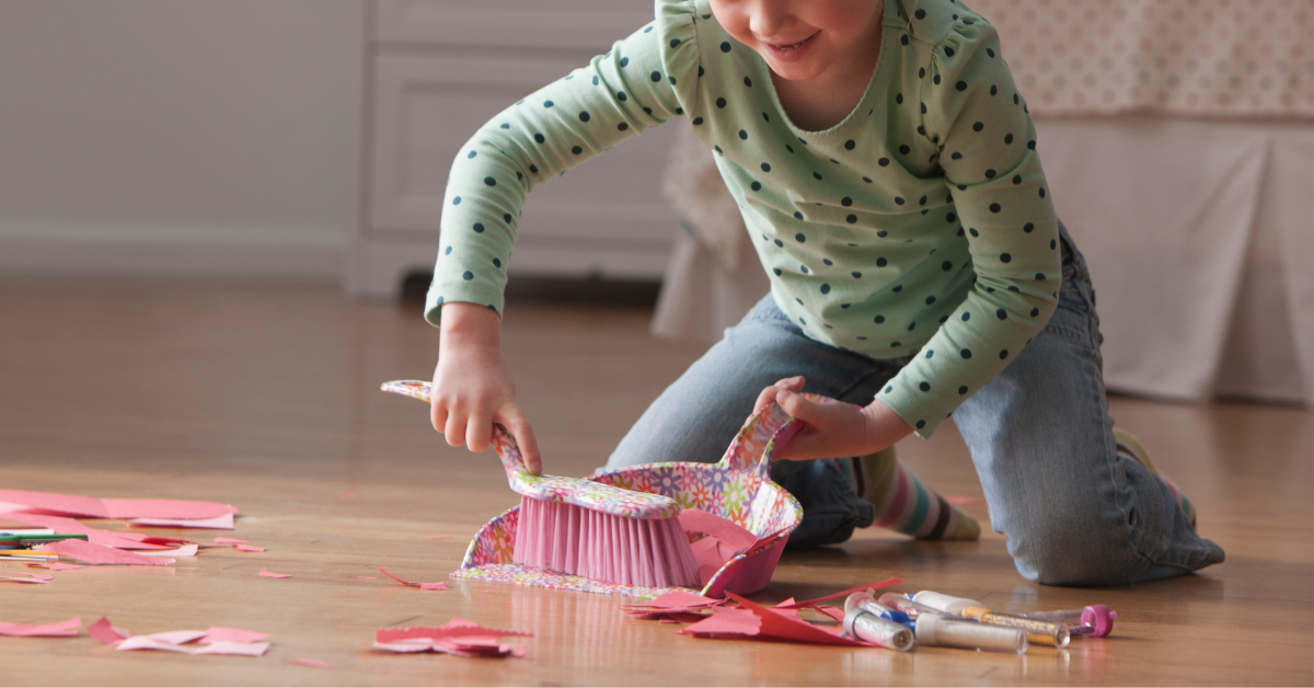 Clean help. Tidy up the Floor. Что можно сделать 5 летней девочке. House Chores game все фото. Game on the Floor.