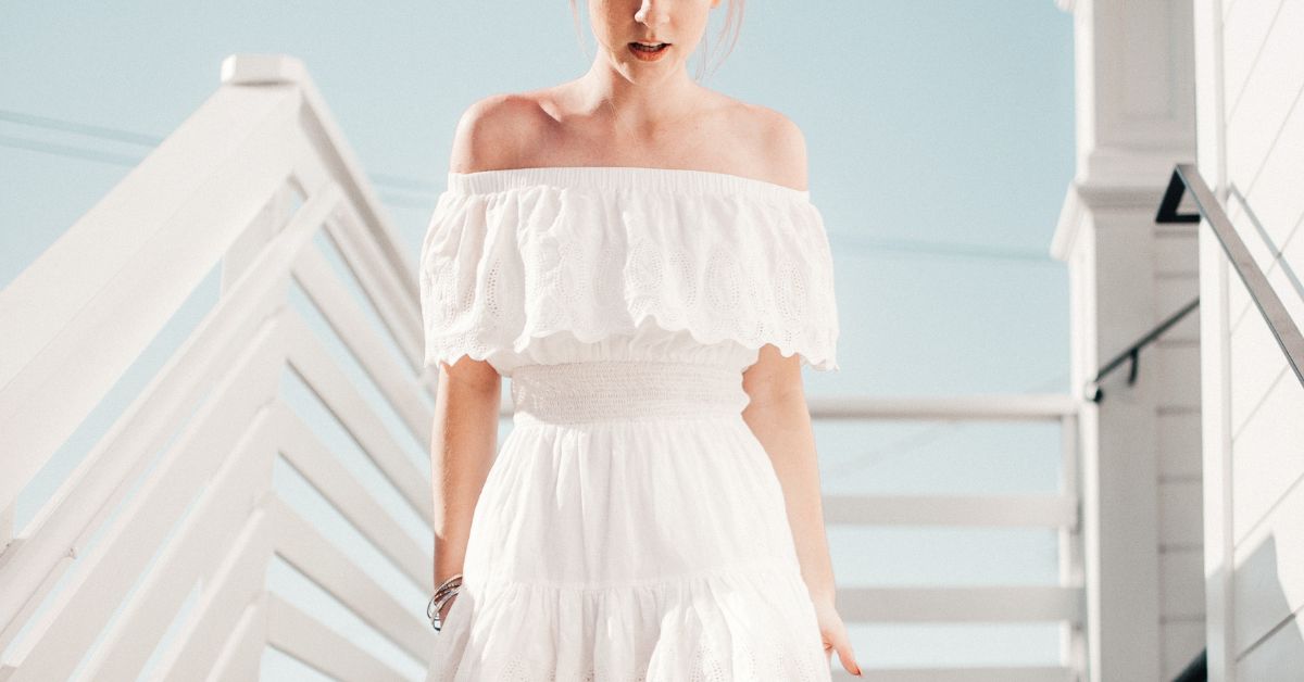 bride-tells-friend-to-wear-white-dress-as-friendship-test-aita