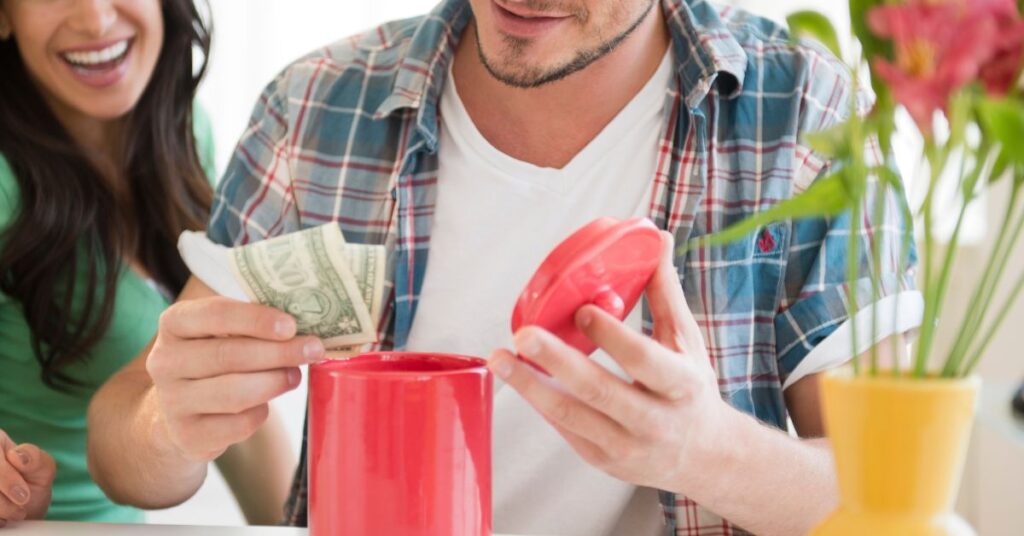 Couple Makes 'Pregnancy Jar' For Family Asking About Kids