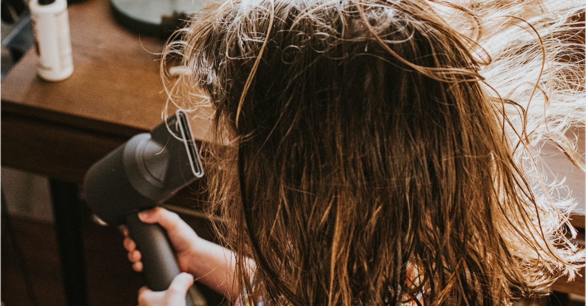 Mom Livid Ex-Husband Has Teacher Doing Daughter's Hair