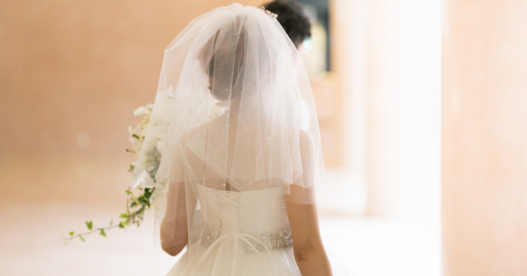 Bride with her back turned